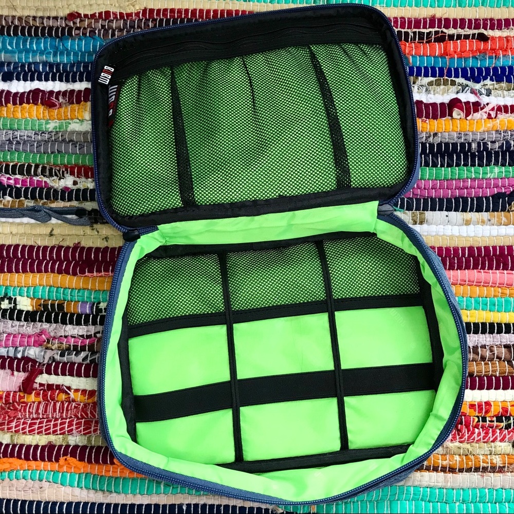 BUBM ~ Tech accessories bag - Picture 3 of 4
